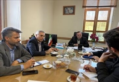 جلسه برنامه ریزی برای اجرای طرح هادی و آسفالت معابر روستای بنفشه درق اردبیل